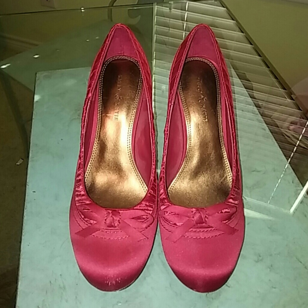 Red satin ladies pumps